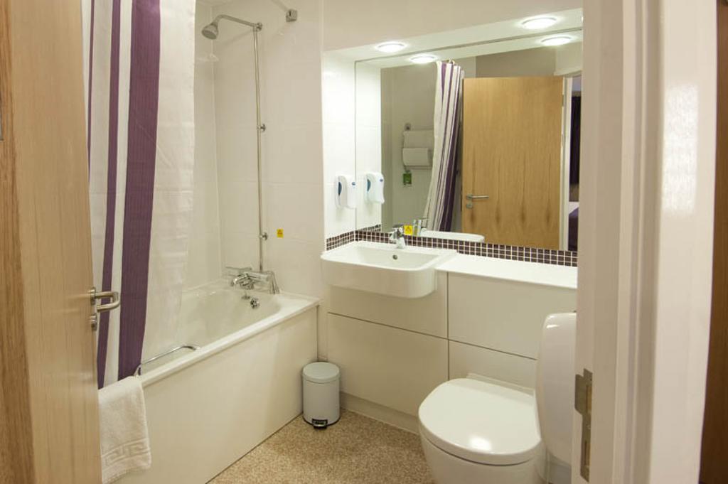 Premier Inn Newcastle City Centre Millennium Bridge 客房 照片